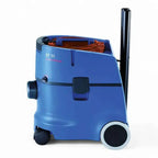 Blauer karcher st 11 nass und trocken staubsauger mit schwarzen rädern, griff und orange coiled schlauch für vielseitige reinigung