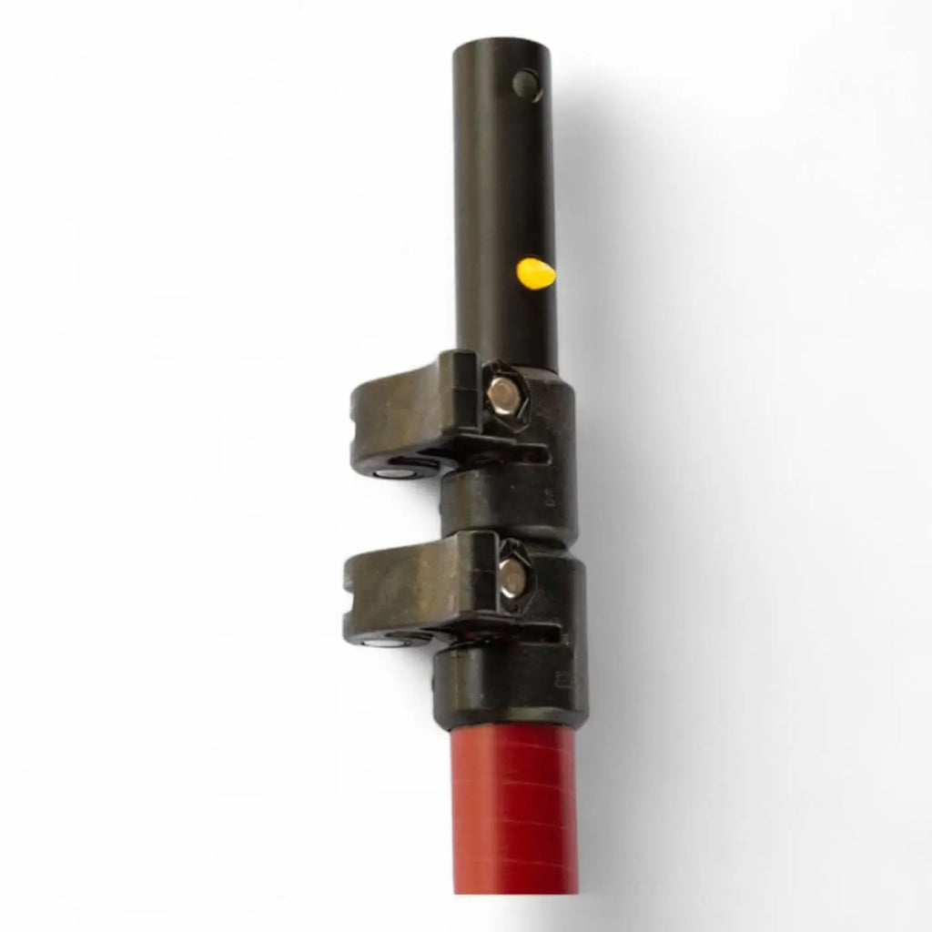 Gardiner stangenadapter schwarzer metallrohrverbinder mit gelbem punkt und rotem schlauchanschluss