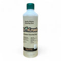 Eine durchsichtige plastikflasche mit grünem deckel und etikett ecokrush eco fensterreinigungsseife von maykker 500ml