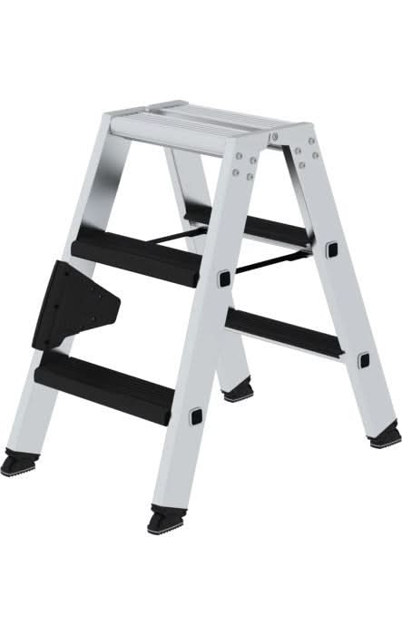 Silberne aluminium stufen-stehleiter von munk mit beidseitigem zugang und clip-step relax, rutschfeste schwarze gummifüße