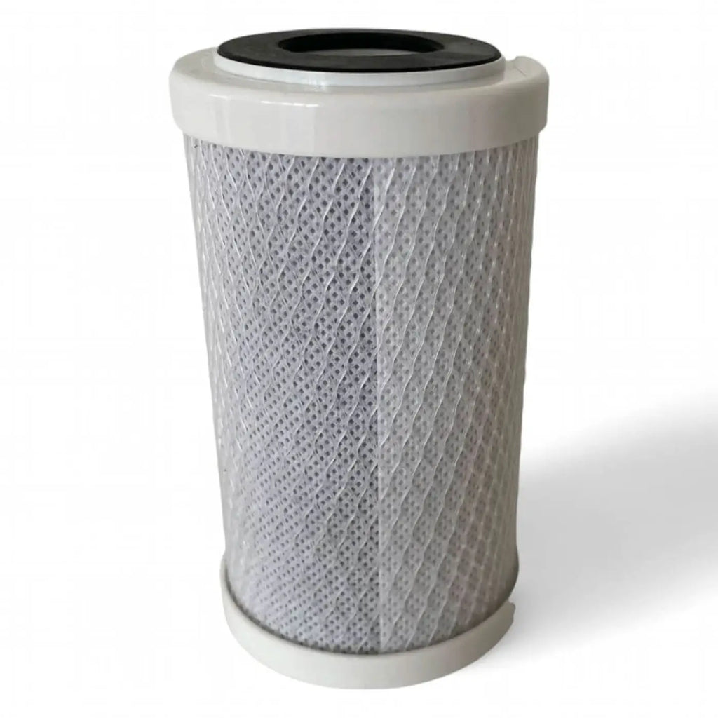 Osmobil vorfilter in weiß mit schwarzer abdeckkappe und perforiertem metallgehäuse für one systeme
