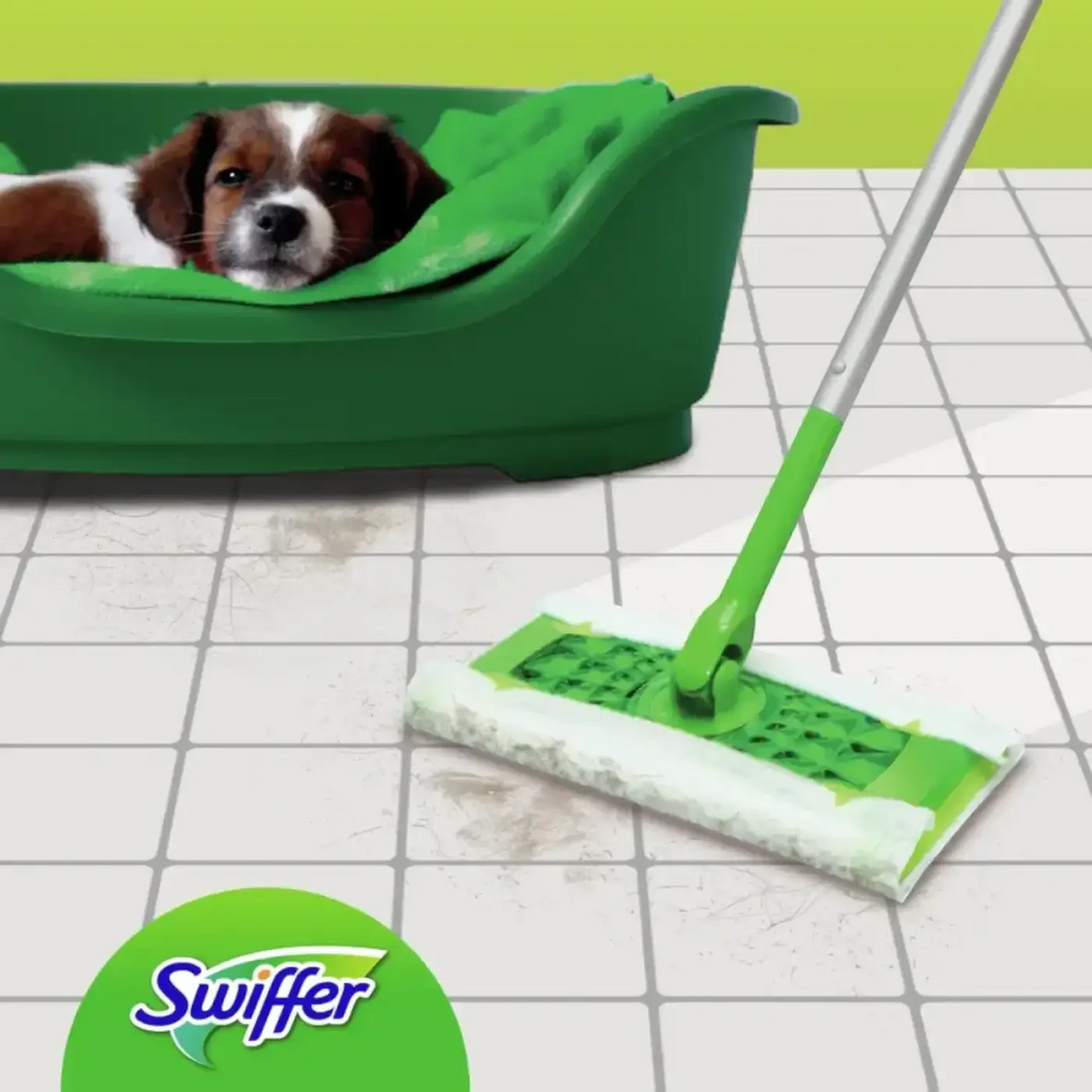Grüner swiffer sweep mop mit weißem mikrofaserkopf und grünem griff für trockene anti-staub bodentücher 36 stück