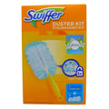 Swiffer duster handgriff mit leicht blauem, flauschigem staubfangkopf und gelbem griff plus 3 febreze tücher