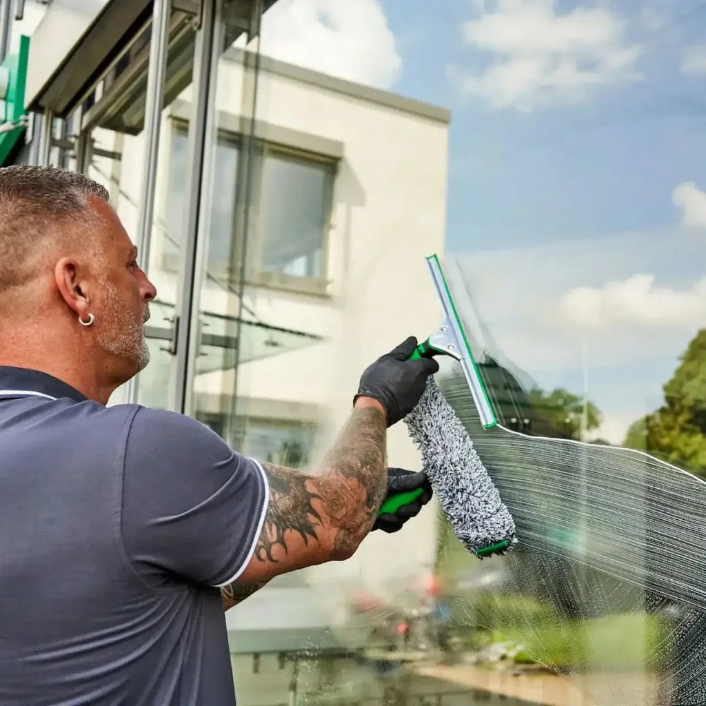 Unger ergotec profi glasreinigungsset ak013 grün-silberner fenstersauger mit grauem mikrofaser-schwammkopf