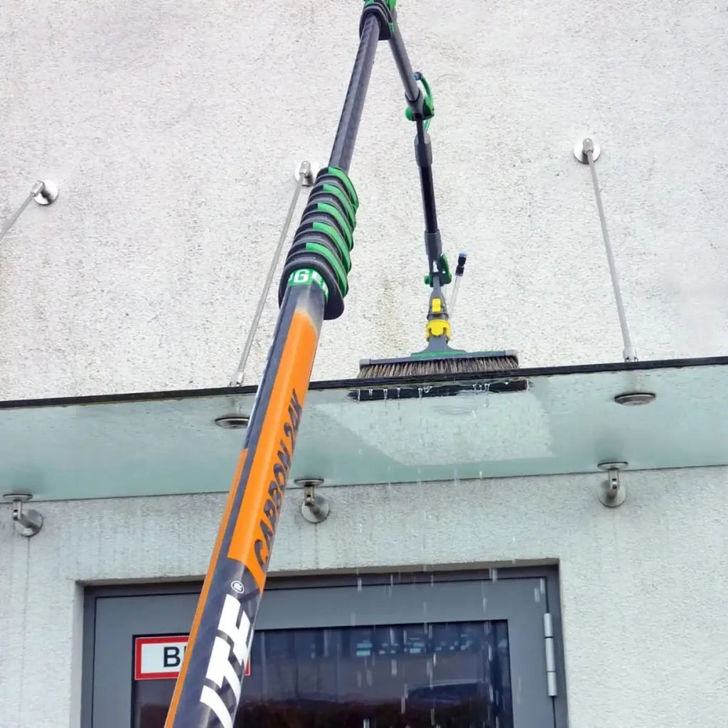 Unger nLite hybrid bürste nuh orange schwarze teleskop wandreinigungsbürste mit grünen akzenten