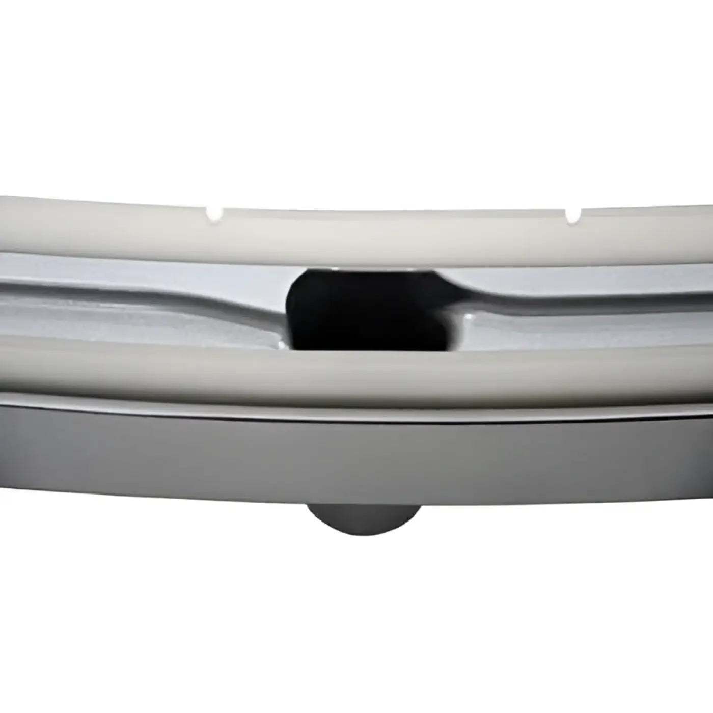 Silberner metallischer stoßfänger mit zentralem schwarzem rechteckigem ausschnitt und abgerundeten kanten für wetrok duomatic endurer 60 standard
